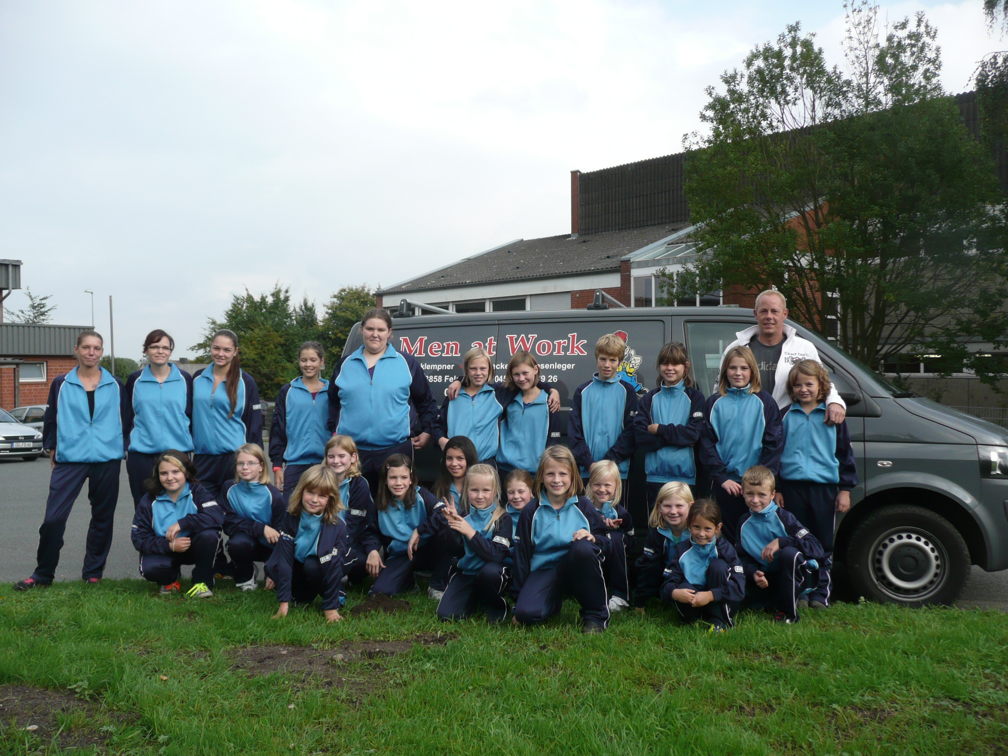 TSV Zarpen/ Tanzgruppe mit Sponsor